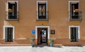 Triana Boutique Apartments By Hommyhome