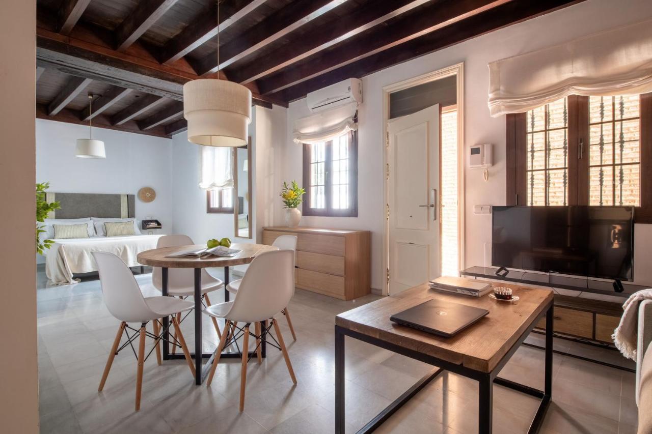 Triana Boutique Apartments By Hommyhome Seville Exterior photo
